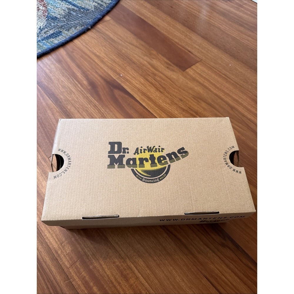 Dr. Martens Klaire J White Juniors Girls Sandals Strappy Size US 1 New With Box - Picture 8 of 10